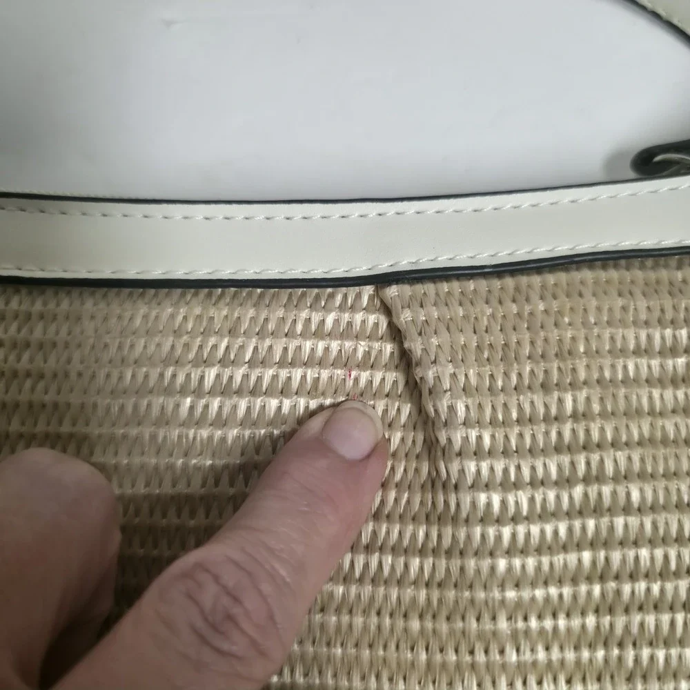 VTG Style Woven Straw Baguette Shoulder Bag Tan Beige White Trim Center D-Ring
